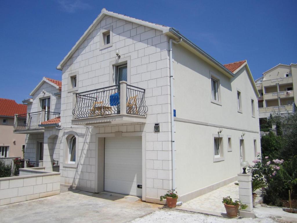 Apartments Nives Supetar Exterior foto
